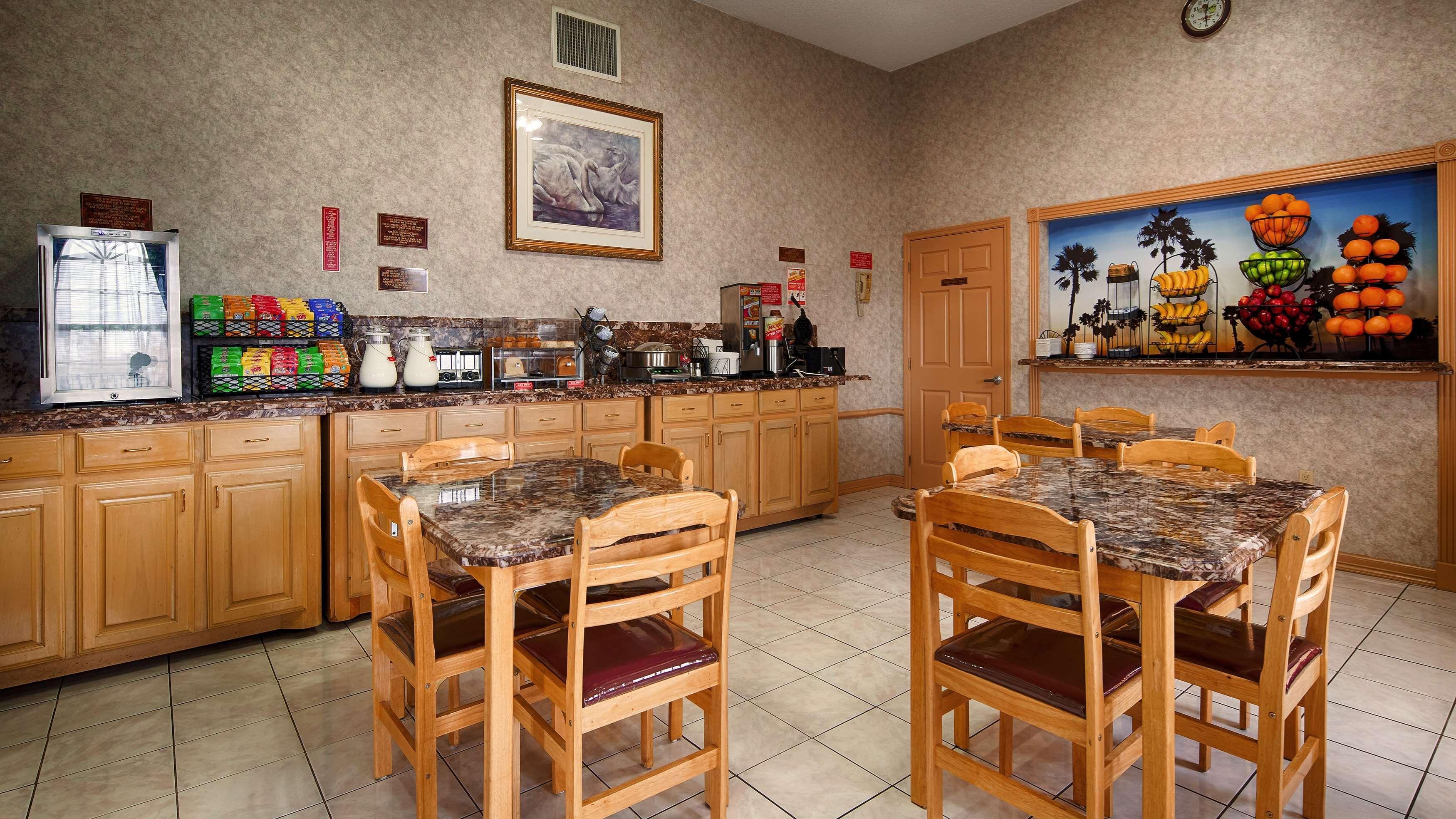 Western Gold Country Hotel