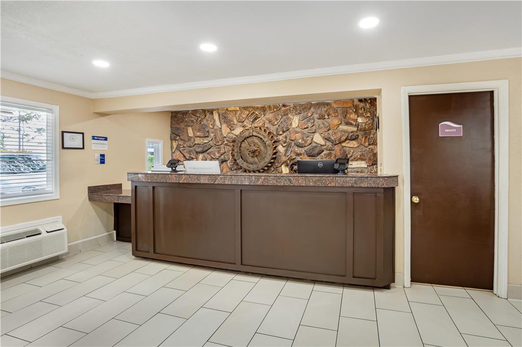 Western Gold Country Hotel