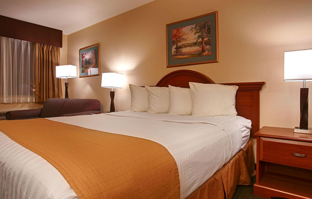 Western Gold Country Hotel 3*